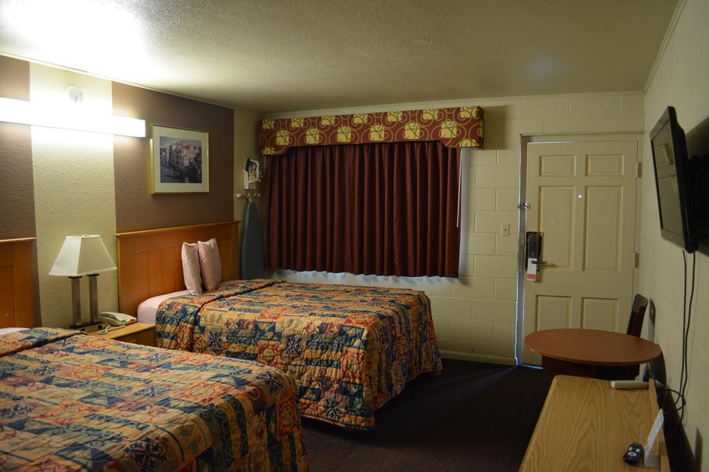 Great Western Inn Junction City Bagian luar foto