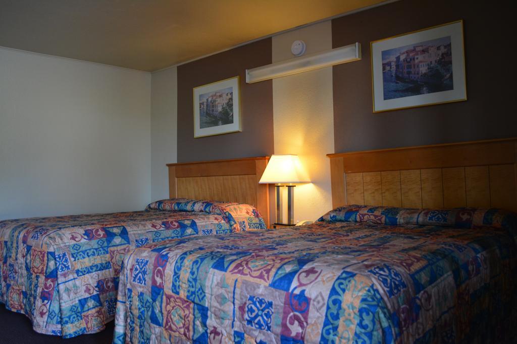 Great Western Inn Junction City Bagian luar foto