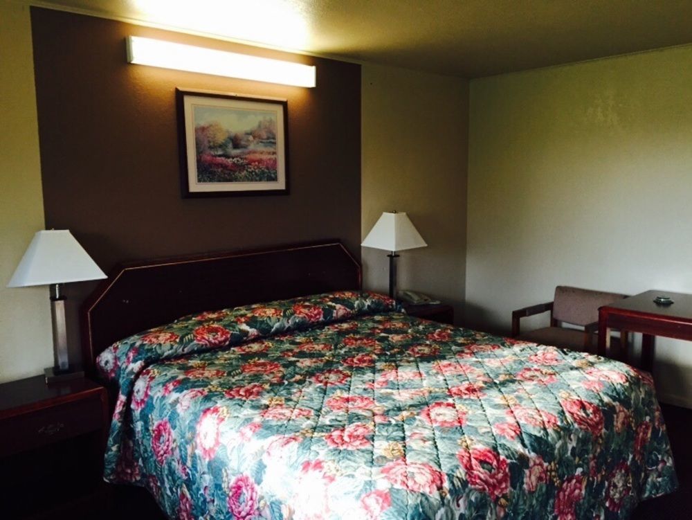 Great Western Inn Junction City Bagian luar foto