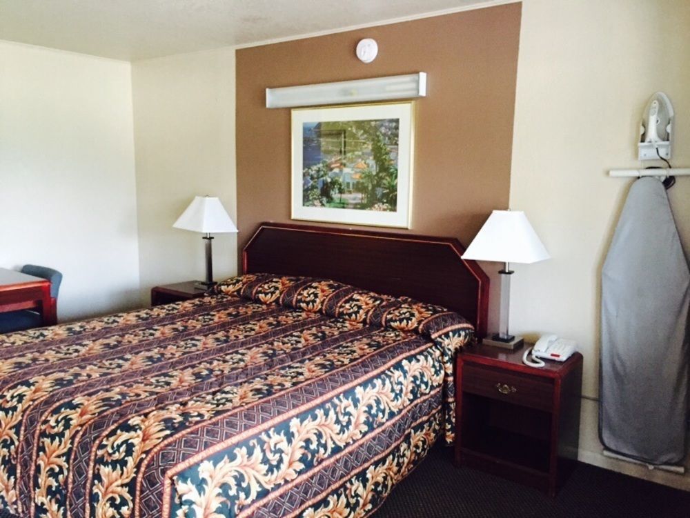 Great Western Inn Junction City Bagian luar foto